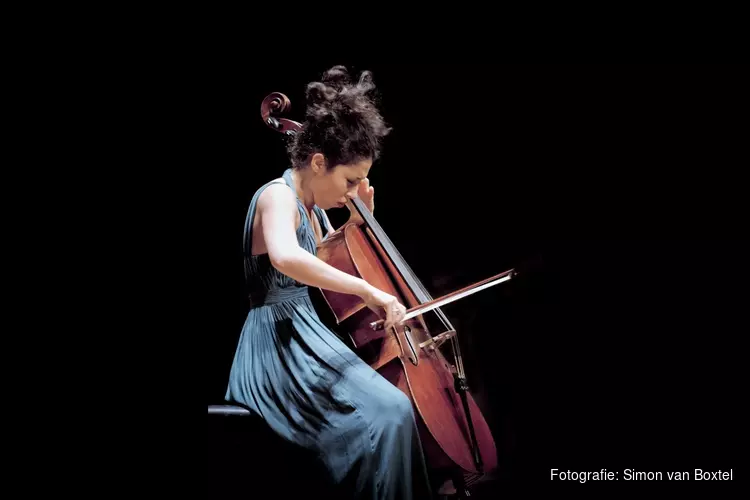 Ella en Nicolas van Poucke (cello en piano) in Goede Rede