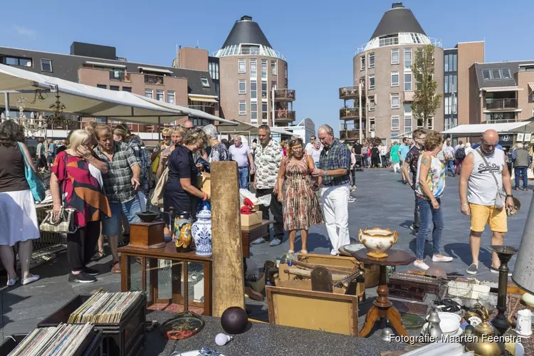Eindeloos struinen op de grootste brocantemarkt van Flevoland tijdens het Rabobank Almere Haven Festival