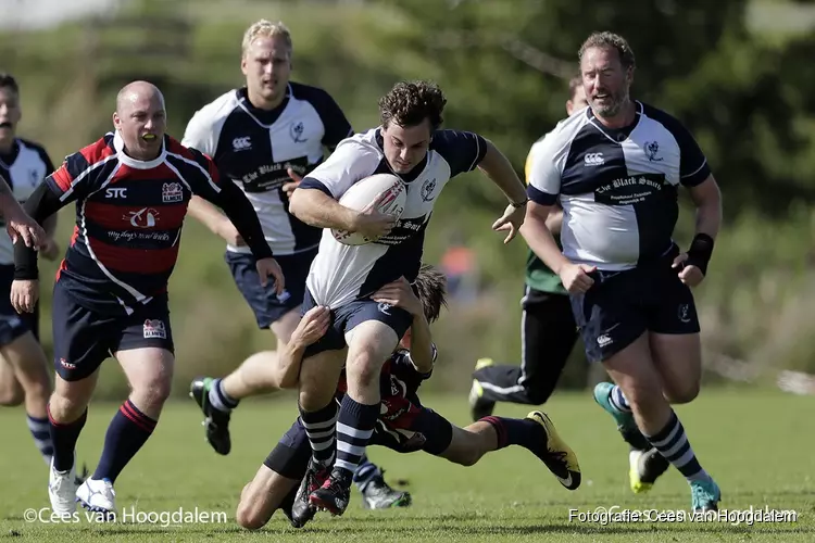 Rugby vereniging Bulldogs Almere biedt bestolen team Zaandijk hulp