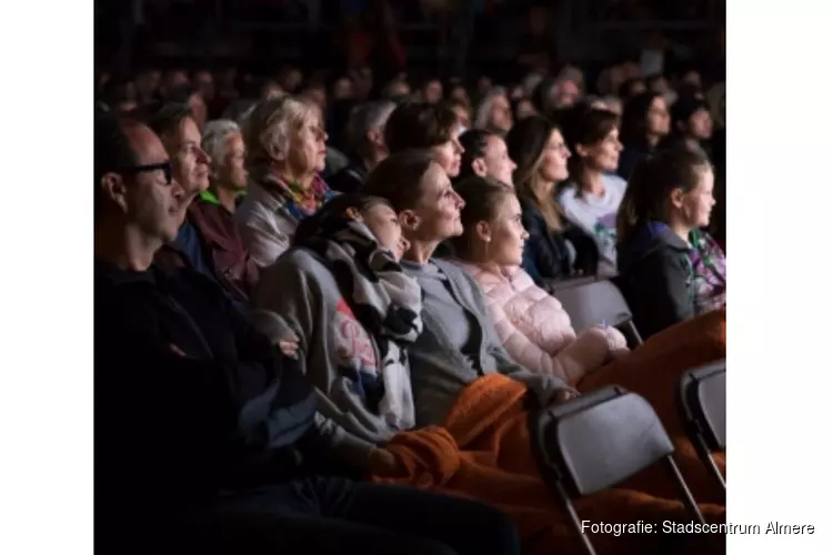 Buitenbioscoop draait Mamma Mia tijdens Uitfestival Almere