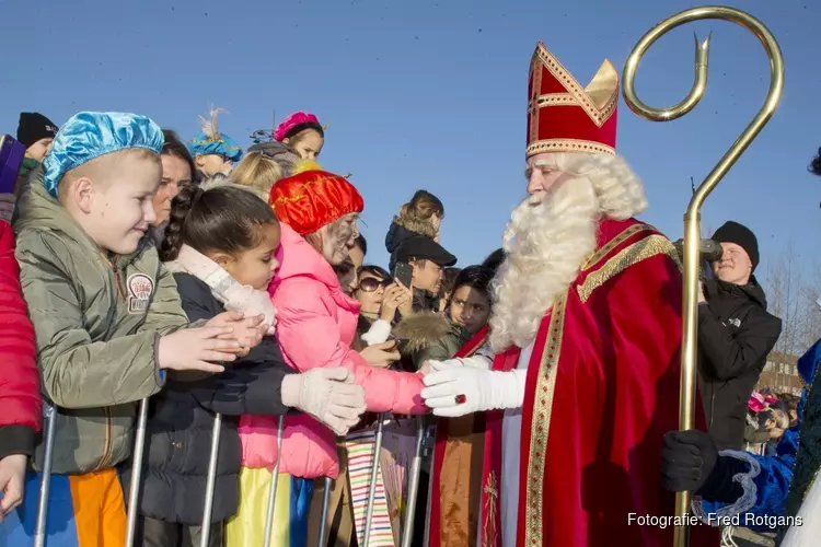 Aankomst Sinterklaas en Sintparade in Almere Centrum