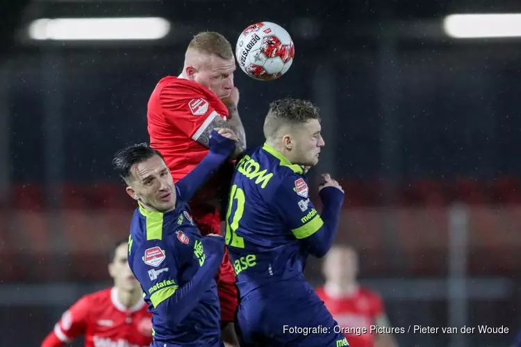 Almere City FC sloopt hekkensluiter