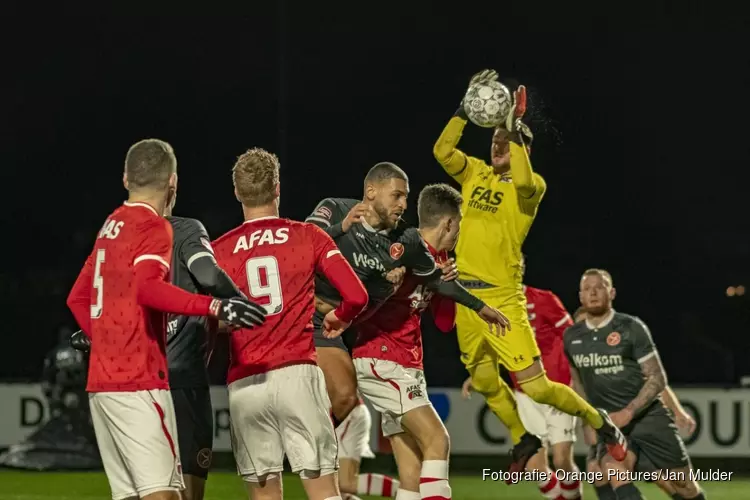 Jong AZ knokt zich langs Almere City FC