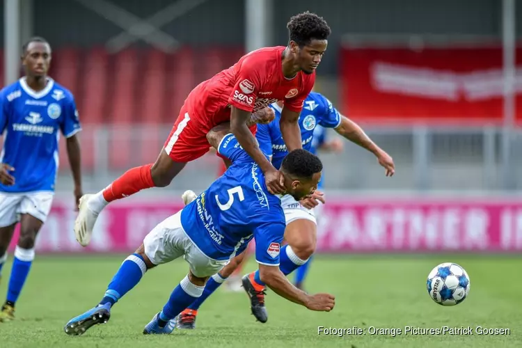 Almere City FC wint nipt van FC Den Bosch