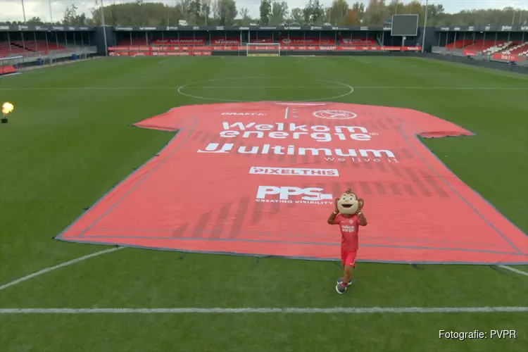 Onthulling Grootste shirt in geschiedenis van Almere City FC