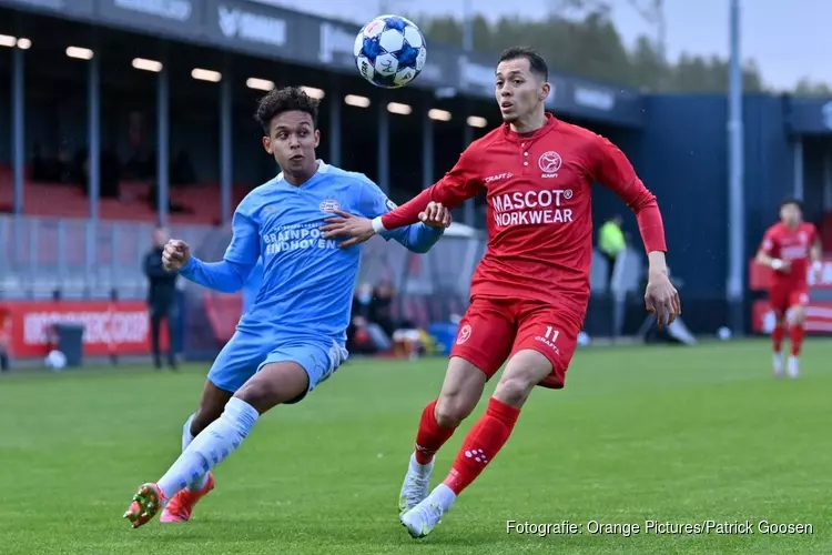 Almere City FC kan zich richten op play-offs na gelijkspel tegen Jong PSV