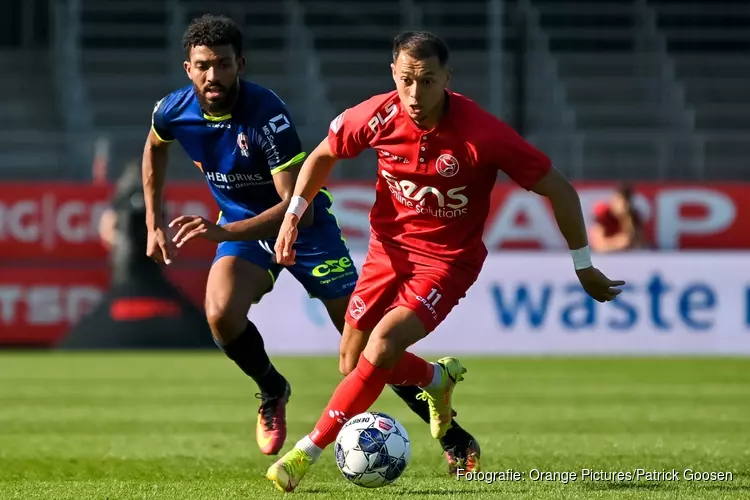 Ilias Alhaft helpt Almere City FC op weg tegen TOP Oss