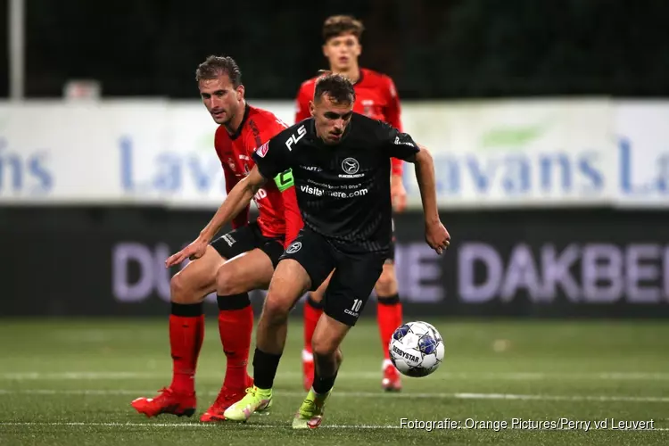 Almere City FC in Helmond voor het eerst in twee maanden naar winst