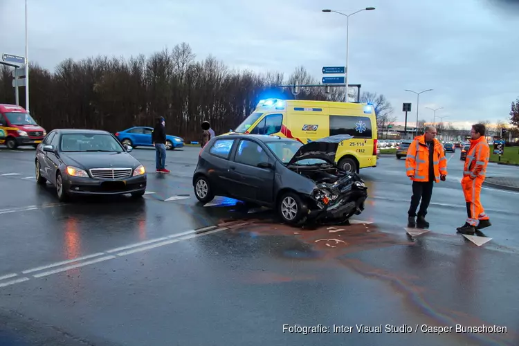 Automobilist gewond bij aanrijding in Almere