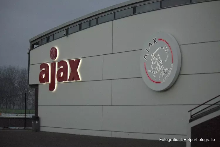 Almere City FC bij Jong Ajax naar eerste zege sinds 3 december