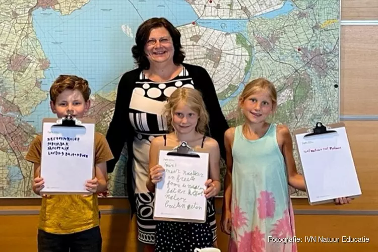 Kinderdirecteuren Natuur & Duurzaamheid delen adviezen voor Flevoland met gedeputeerde