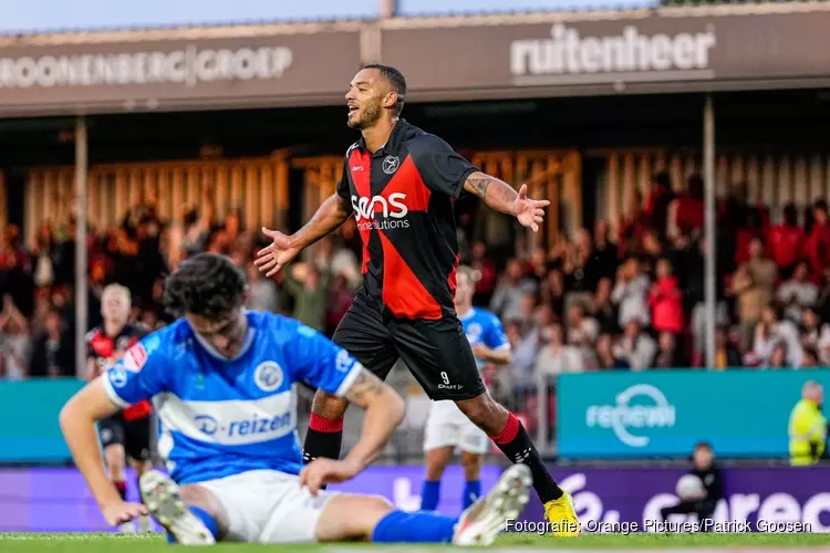 Almere City FC klopt FC Den Bosch door twee goals van Hilterman