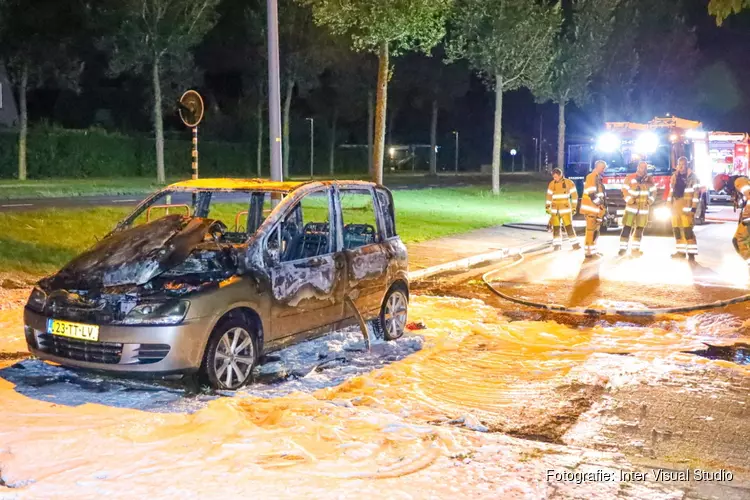 Auto uitgebrand in Almere