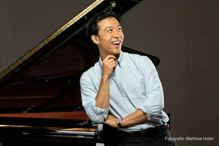 Een avond van contrasten met pianist en communicator Derek Wang