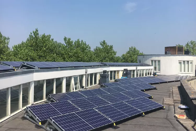 Meer zonne-energie op daken van (sociale) huurwoningen in Almere