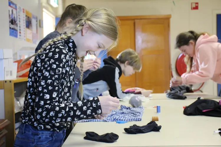 Almeerse scholen strijden tegen textielafval