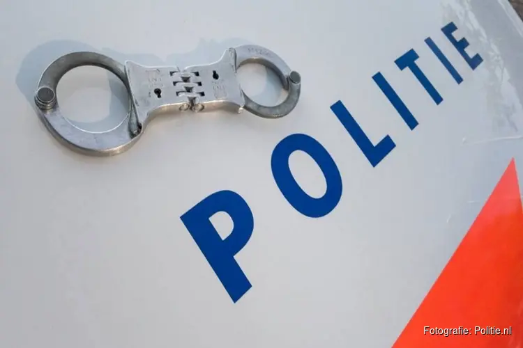 Drie verdachten aangehouden na gewelddadige straatroof Almere