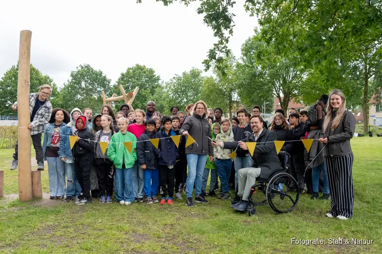 Groen schoolplein geopend in de Molenbuurt