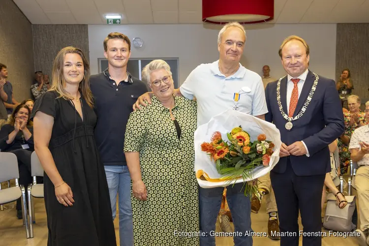 Koninklijke onderscheiding voor Almeerder Daan Deenik