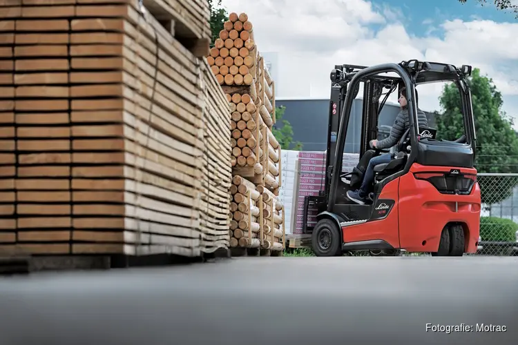 Nieuwe serie heftrucks richt zich op toepassingsspecifieke prestaties en productiviteit