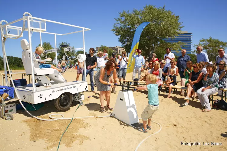 Zinderend StrandSafari drukbezocht; Actie en cultuur op het Almeerderstrand