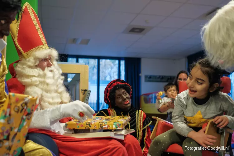 Sinterklaas bezoekt Almeerse Zeedauw
