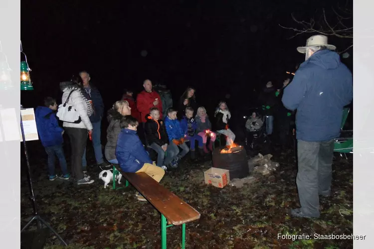 Kaarsjeswandeling door het Almeerderhout